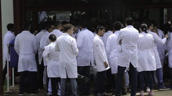 As provas objetivas do concurso foram aplicadas em várias regiões do Brasil no último domingo (13). - Foto: Fotos Públicas