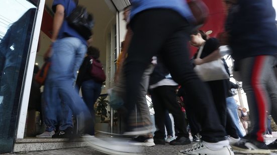 Ao se preparar para a prova de algum concurso público, não esqueça de separar o documento de identidade original. - Foto: Paulo Pinto/Agência Brasil via Fotos Públicas