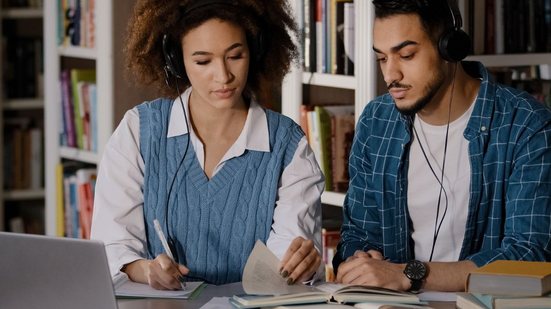 O concurso em São Raimundo das Mangabeiras possui oportunidades que contemplam diferentes níveis de escolaridade. - Foto: Envato Elements / jm_video