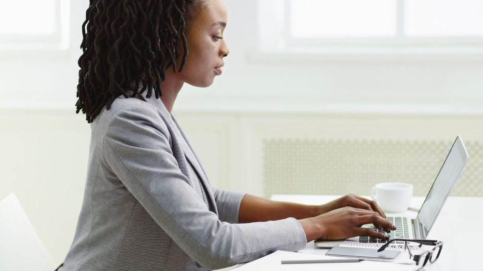 Edital busca contratar 07 novos profissionais. - Foto: Adobe Stock