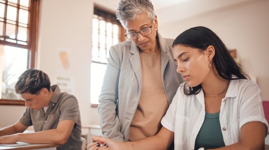 Para a candidatura no concurso da FIEB ser devidamente efetivada, é preciso efetuar o pagamento da taxa de inscrição. - Foto: Envato Elements / YuriArcursPeopleimages