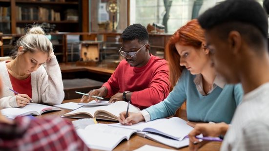 O certame será conduzido pelo Instituto de Educação e Desenvolvimento Social Nosso Rumo - Foto: Envato Elements/Rido81