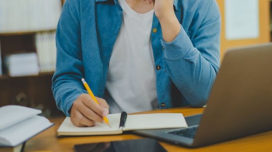 Para a candidatura no processo em Sandovalina ser devidamente efetivada, é preciso efetuar o pagamento da taxa de inscrição. - Foto: Envato Elements / photobyphotoboy