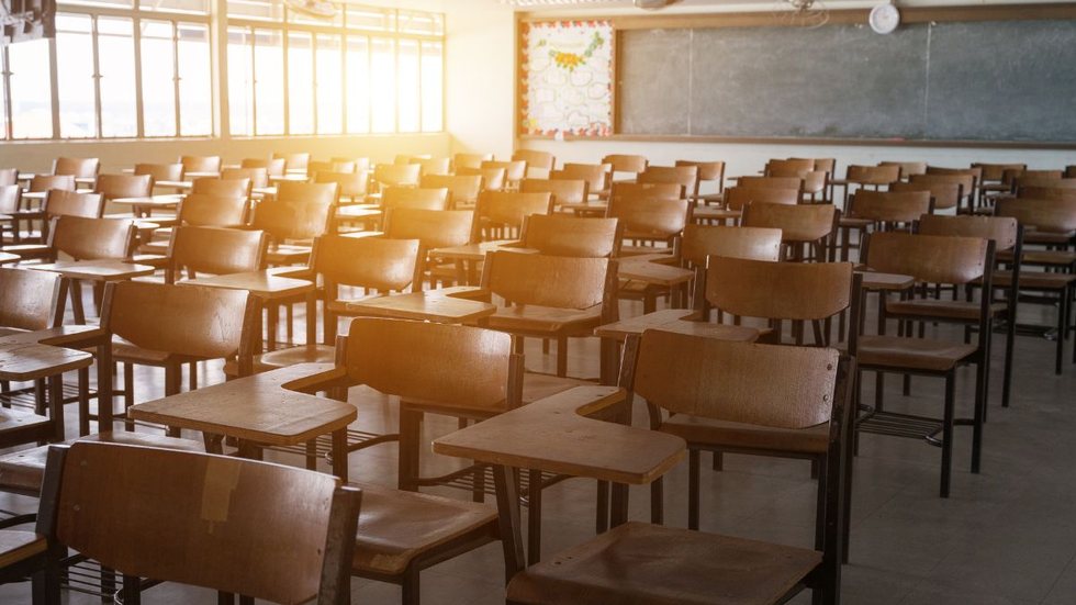 As vagas são voltadas para o suporte e administração escolar, fortalecendo a equipe de apoio das unidades de ensino da região - Foto: Adobe Stock