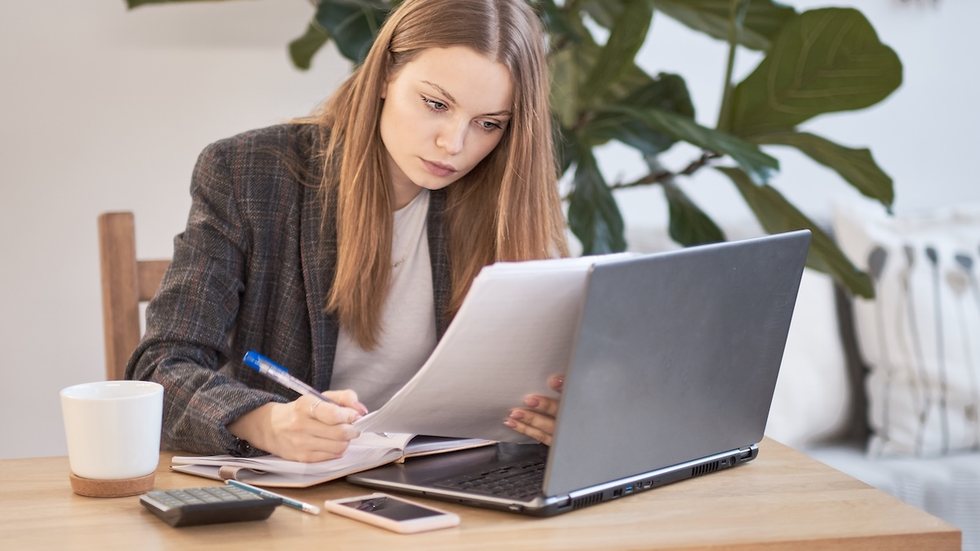 Os servidores contratados para o cargo de Técnico serão contemplados por um salário de R$ 5 mil. - Foto: Adobe Stock