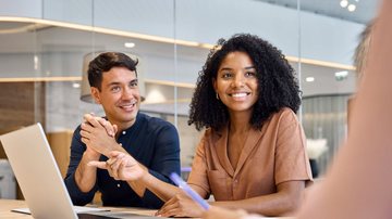 Veja o que dizem os especialistas sobre o comportamento da Geração Z - Foto: Adobe Stock