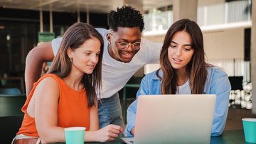 Os candidatos que não forem isentos da taxa de inscrição do processo devem efetuar o seu pagamento, para a candidatura ser efetivada. - Foto: Adobe Stock