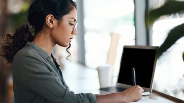 O processo em Itamarati de Minas possui cargos em várias áreas de atuação. - Foto: Adobe Stock