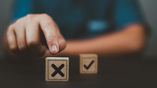Os salários para os contratados chegariam até R$4.541,98. - Foto: Adobe Stock