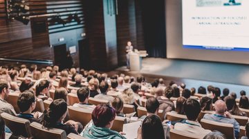 A jornada será de 40 horas semanais. - Foto: Adobe Stock/kasto