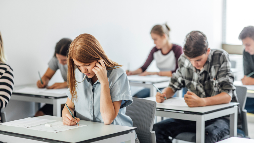 Saiba como se inscrever no concurso público de Niterói - Foto: Adobe Stock