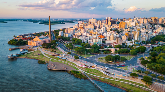 Confira o edital completo do concurso público de Porto Alegre - Foto: Adobe Stock