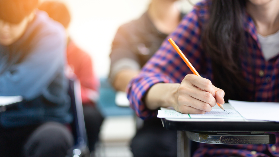 Veja como se inscrever no concurso público de Prata, MG - Foto: Adobe Stock