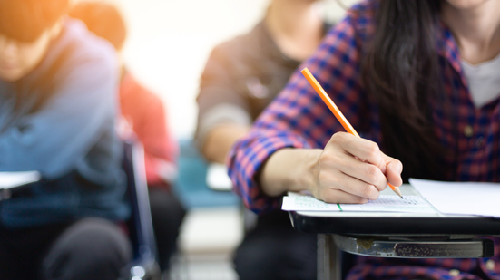 Veja como se inscrever no concurso público de Prata, MG - Foto: Adobe Stock