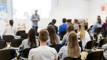 Veja detalhes do concurso público da UEL - Foto: Adobe Stock