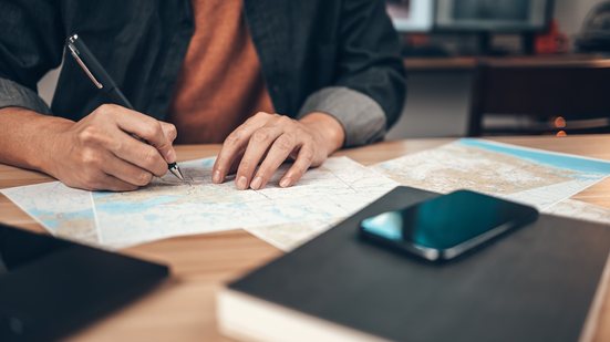 Planejar-se para um concurso de outro estado também ajuda na identificação de alguns custos. - Foto: Adobe Stock