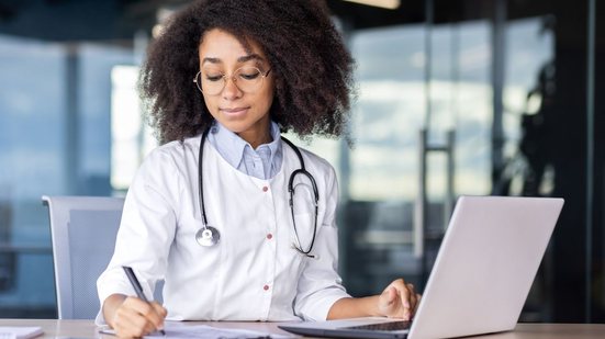 Confira este concurso na Etec em Suzano - Foto: Adobe Stock