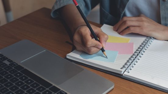 Confira este concurso público em Ibiraçu (ES) - Foto: Adobe Stock