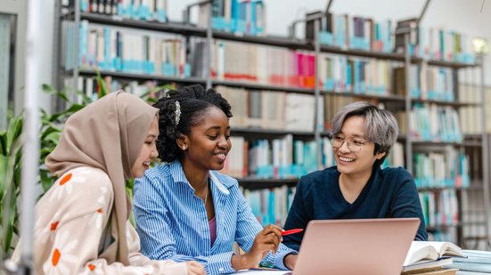 Entenda o que dizem os especialistas sobre o futuro do serviço público. - Foto: Adobe Stock