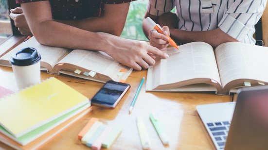 O processo seletivo do PROHAB possui mais de dez vagas. - Foto: Adobe Stock