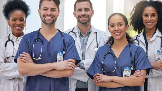 Confira este concurso para médicos generalistas, em Monte Belo (MG) - Foto: Adobe Stock