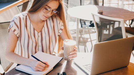 Os candidatos do processo de Balbinos devem realizar uma prova objetiva. - Foto: Adobe Stock