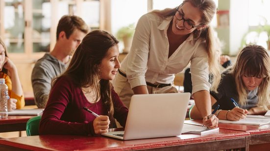 Confira este concurso público em Balneário Piçarras (SC) - Foto: Adobe Stock