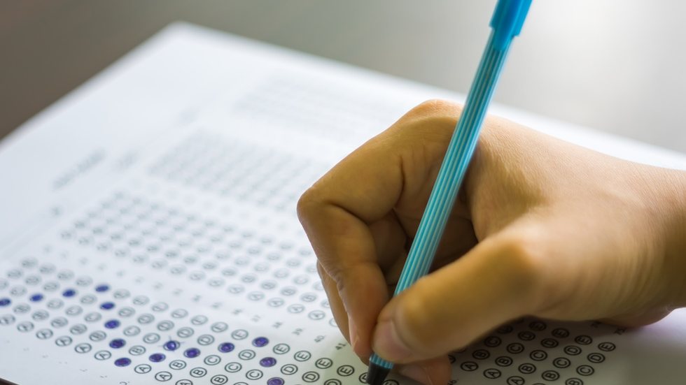 Concurso oferece mais de 100 vagas - Foto: Adobe Stock