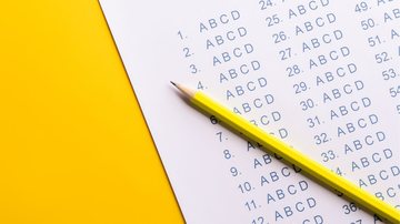 Saiba também como pesquisar por exames anteriores de um concurso. - Foto: Adobe Stock