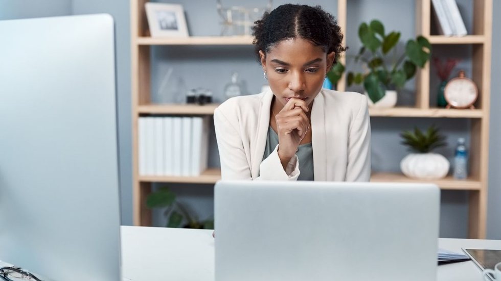 Especialistas explicam o que deve ser analisado em um concurso público. - Foto: Adobe Stock