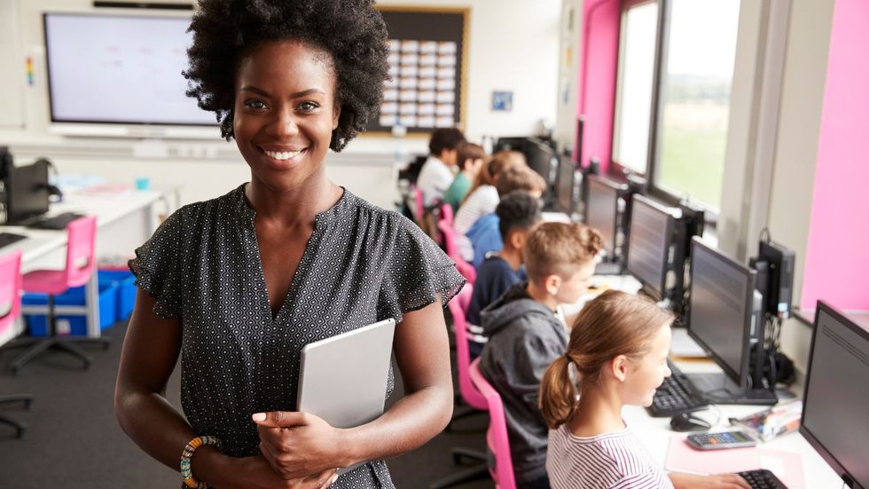 Confira este concurso público na Etec de Piraju - Foto: Adobe Stock