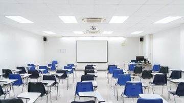 Novos servidores públicos do Paraná durante a integração realizada pelo Governo do Estado. - Foto: Adobe Stock