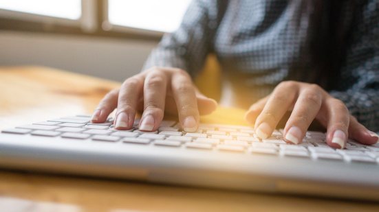 Confira este concurso público em Papagaios (MG) - Foto: Adobe Stock