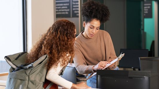 O setor público é voltado para diferentes áreas de atuação. - Foto: Adobe Stock
