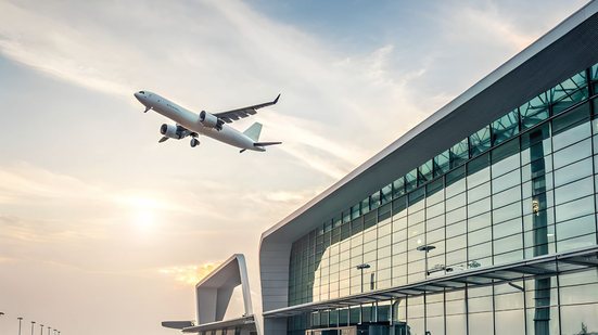 O processo da Terminais Aéreos de Maringá já está com as inscrições abertas. - Foto: Adobe Stock