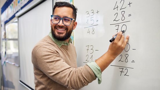 Confira este concurso público na UERJ - Foto: Adobe Stock