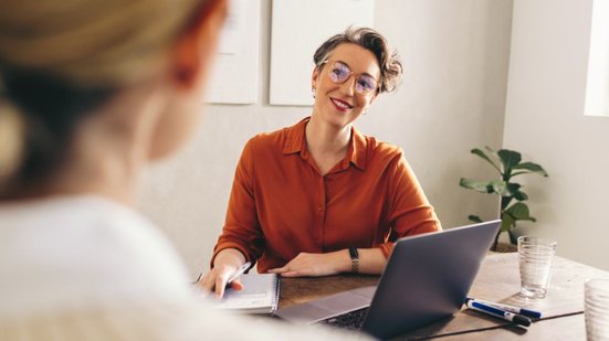 Confira este concurso público na Câmara de Caranaíba (MG) - Foto: Adobe Stock