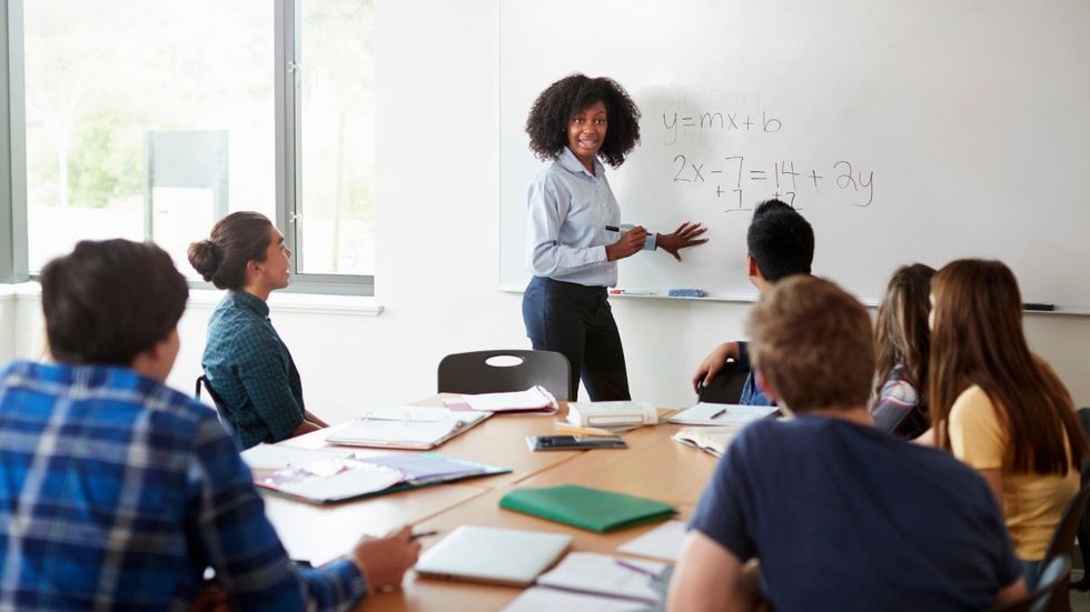 Confira este concurso público realizado pela CEFET - Foto: Adobe Stock