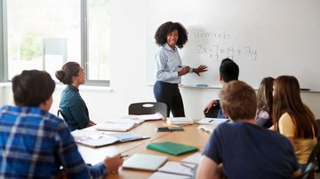 Confira este concurso público realizado pela CEFET - Foto: Adobe Stock