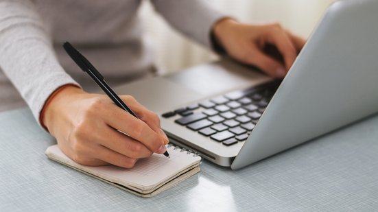 Os interessados em um dos certames devem ficar atentos aos prazos de inscrições. - Foto: Adobe Stock