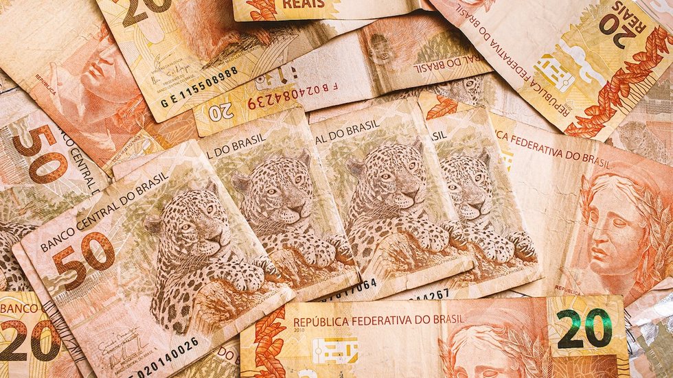 Editais em cinco prefeituras oferecem salários de até R$ 13 mil - Foto: Adobe Stock