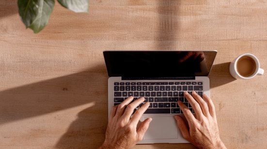 Editais oferecem mais de 100 vagas - Foto: Adobe Stock