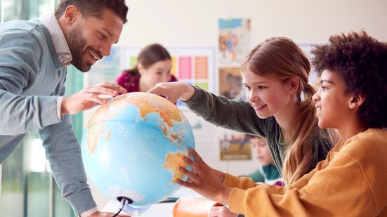 Confira este concurso público em Guarujá do Sul (SC) - Foto: Adobe Stock