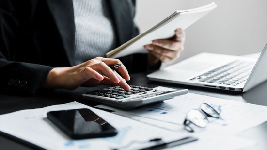 Prefeitura divulga edital com diversas vagas - Foto: Adobe Stock