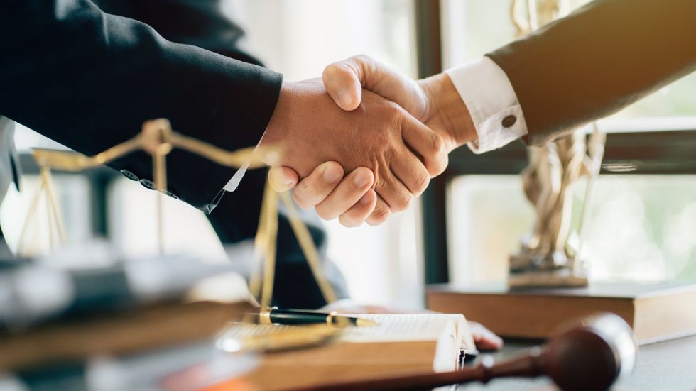 Confira este concurso público em Pinhais (PR) - Foto: Adobe Stock