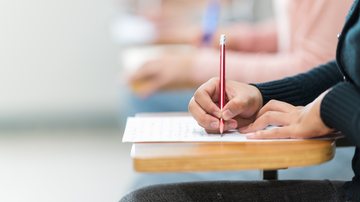 Candidatos devem consultar o local de prova - Foto: Adobe Stock