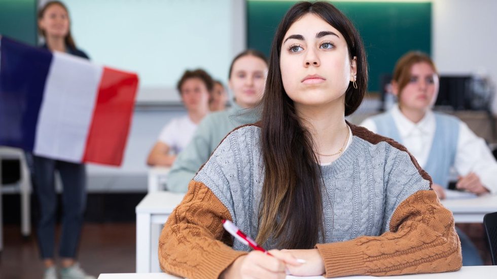 Confira este concurso público na UERJ - Foto: Adobe Stock