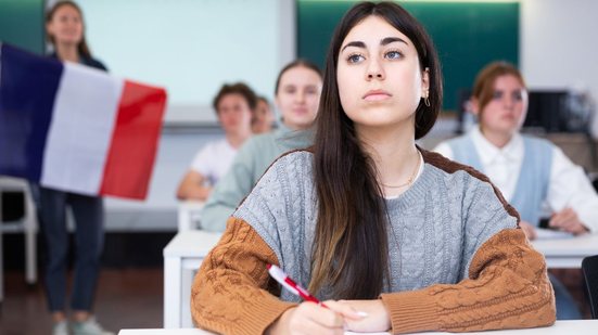 Confira este concurso público na UERJ - Foto: Adobe Stock