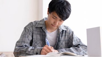 Confira este concurso público na UFSM - Foto: Adobe Stock