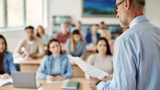 Confira este concurso público na Unesp em Araraquara - Foto: Adobe Stock